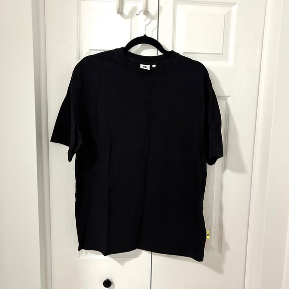 House of BTS Mic Drop tee - Picture 4 of 6